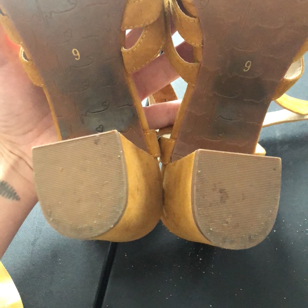 BC Terrance Mustard Heels - Picture 14 of 14